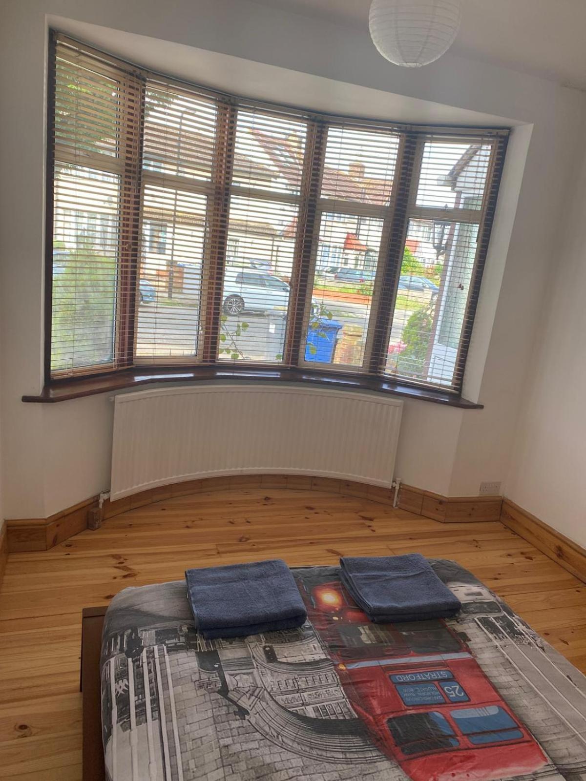 Lovely Rooms In West London Northolt  Exteriér fotografie